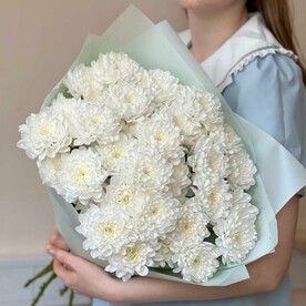 Букет красивых хризантем «Порывы любви»