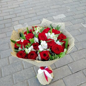 Альстромерии с розами