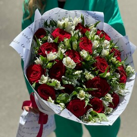 Альстромерия с розами