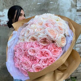 Пионовидные розы