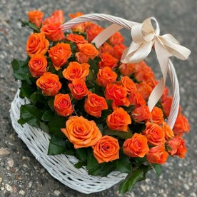 Корзина с розами