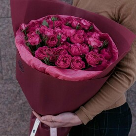 Роза кустовая пионовидная