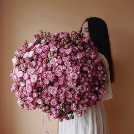 Букет из кустовых роз.