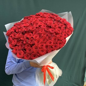 101 роза красная (70см).