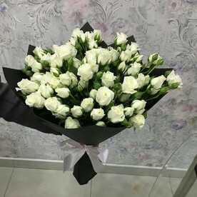 Букет из кустовых роз