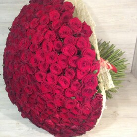 Красные розы, Упаковка сизаль