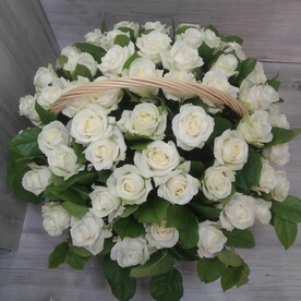 Корзина с розами