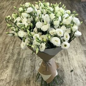 Букет из эустомы