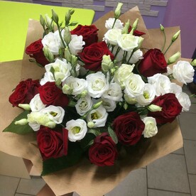 Лизиантус Эустома, Роза, Дизайнерская упаковка