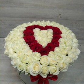 Коробка с розами