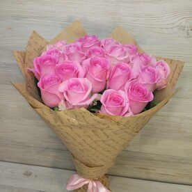 Букет из розовых роз