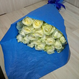 Букет из белых роз.