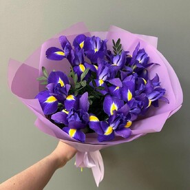 Букет из 11 ирисов | АКЦИЯ