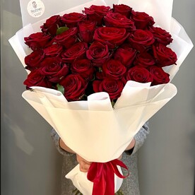 Букет красных роз / 27 красных высоких роз / шикарный букет с доставкой