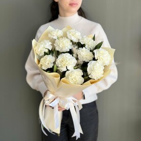 Букет из белых гвоздик / 11 штук / Rozinki / Цветы и букеты