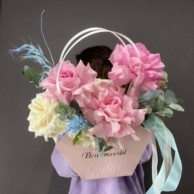 Premium композиция с франкскими розами и эвкалиптом