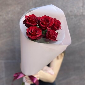 Букет 5 красных роз