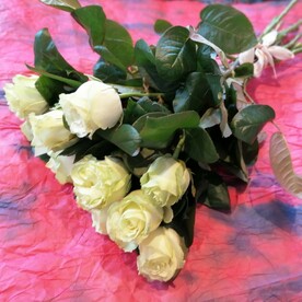 Белые розы 9 шт.