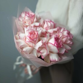 Букет из 5 розовых французских роз