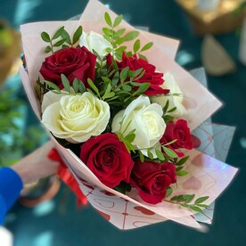 Розы с фисташкой