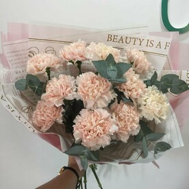 Диантусы с эвкалиптом