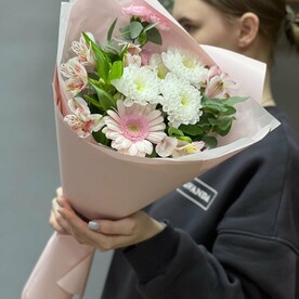 Букет сборный с герберой и альстромерией