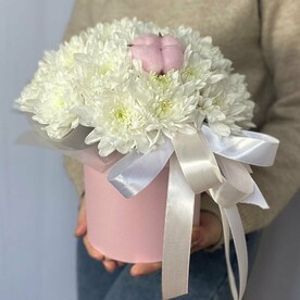 Композиция из хризантемы и хлопка