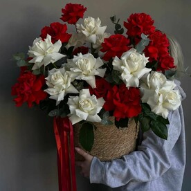 Корзина из французской розы