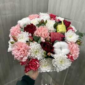 Цветы в коробке с медом