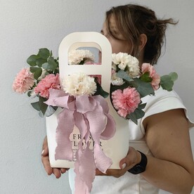 Цветы в сумке диантус микс