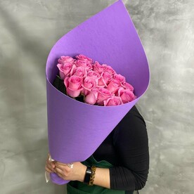 Букет из 19 розовых роз