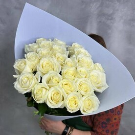 Букет из 31 белой розы