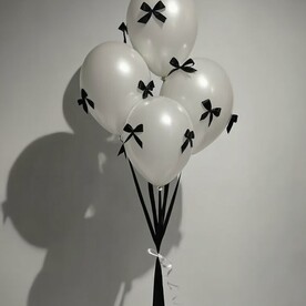 Шары с черными бантиками, шары с гелием, шары на день рождения