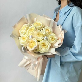 Букет «Девять сливочных роз»