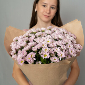 Нежный букет из лавандовых ромашек