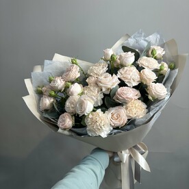 «Леди» элегантный букет в пудровых оттенках