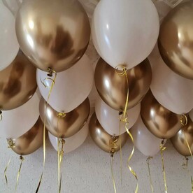 Воздушные гелиевые шары под потолок 17 шт: золото хром и белые матовые