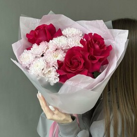 Букет «Amour 2» с франзускими розами и хризантемами