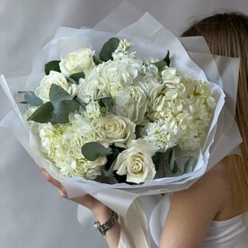 Букет с Маттиоллой и Гортензией