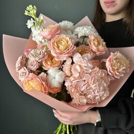 Букет «заря» с пионовилной розой