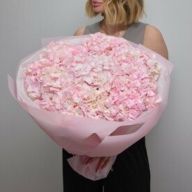 Букет с розовой гортензией (011)