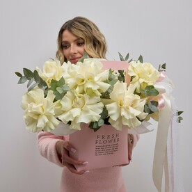 Элегантная сумочка с белыми французскими розами (043)