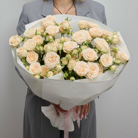 Premium Букет из 7 нежных кустовых роз (017)