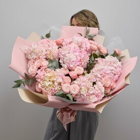 Воздушная мороженка с пионовидной кустовой розой (128)