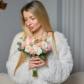 Букет невесты из пионовидной эустомы и кустовых роз (218)