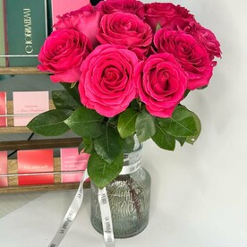 Моно-букет из 9 малиновых роз