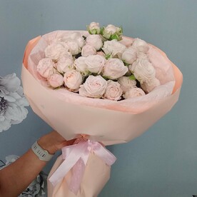 Букет из кустовых роз