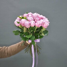 Букет из сиреневых роз