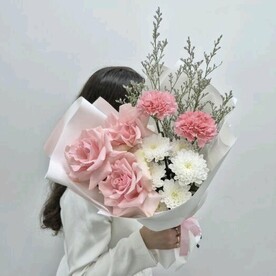 Сборный букет с французской розой и лимониумом