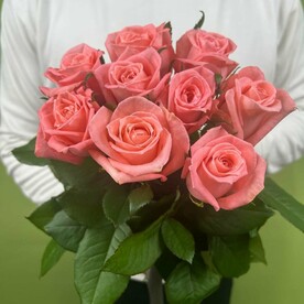 Букет из коралловых роз 9 штук